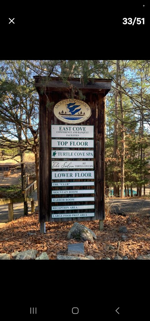 Follow these signs to Harbor East Cove