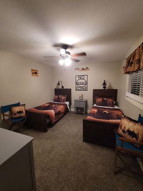 2 Trundle beds and 43" TV