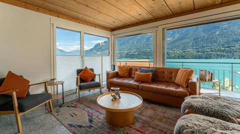 living room with view 2