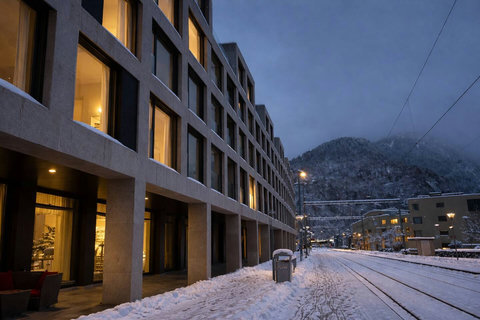 Step-free access from Interlaken West Station to the building—easy arrival in every season, even with luggage.