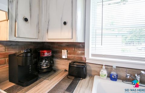 Coffee maker/toaster