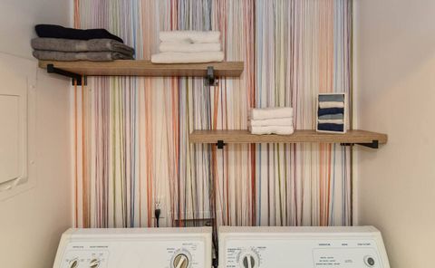 Laundry/Extra Linens