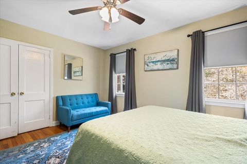 Bedroom 1: Queen Bed