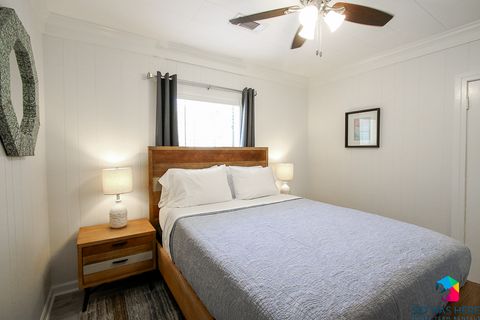Bedroom 2 | Queen Bed | Ceiling Fan954A1365