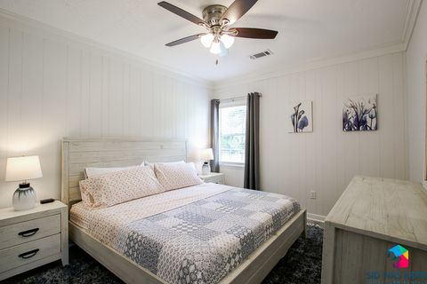 Bedroom 1 | King Bed | Ceiling Fan