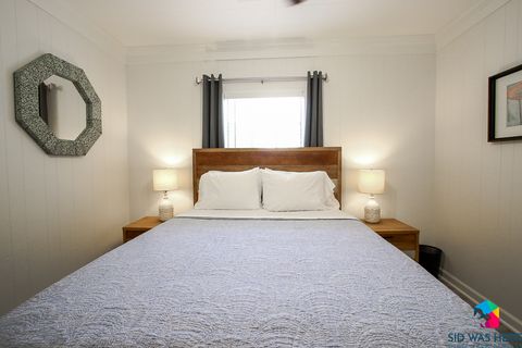 Bedroom 2 | Queen Bed | Ceiling Fan