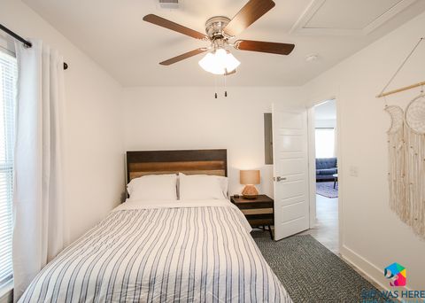 Bedroom 2 | Queen Bed