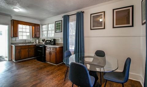 Dining Table | Kitchen