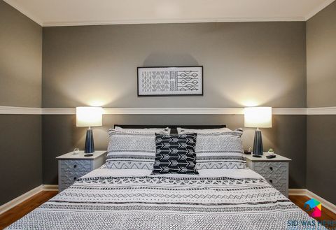 Bedroom 2: Queen Bed