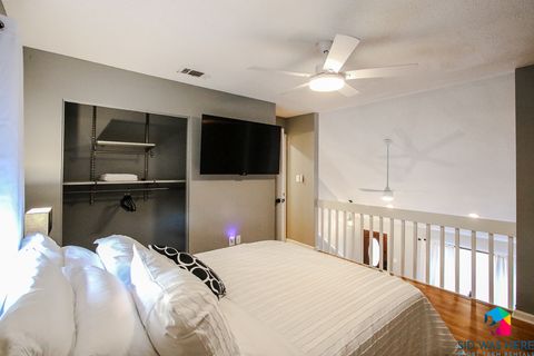 Bedroom 3: Queen Bed