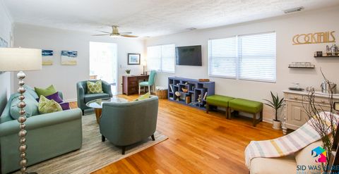 Living Area (Upper Unit)