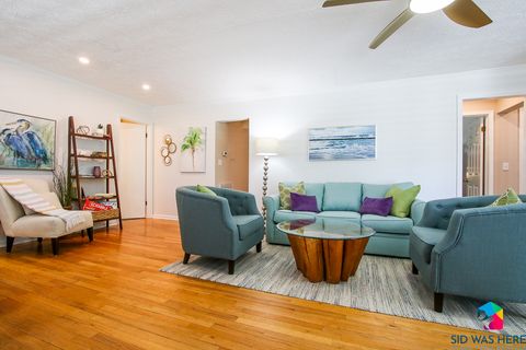 Living Area (Upper Unit)