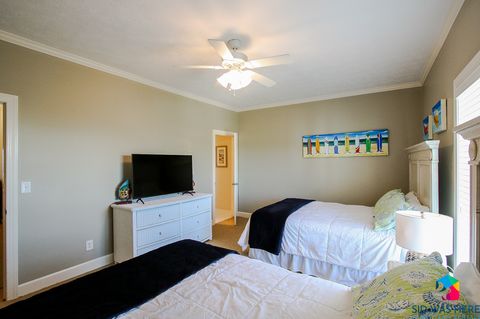 Bedroom 3: 2 Queen Bed