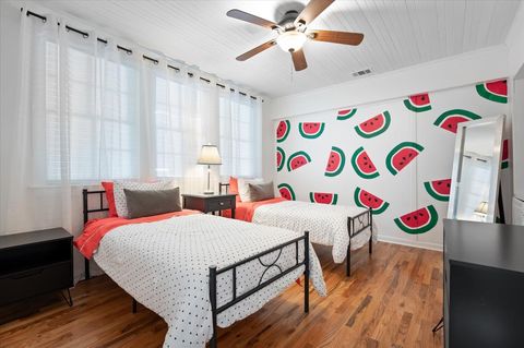 Two Twin Beds - Watermelon Themed Room