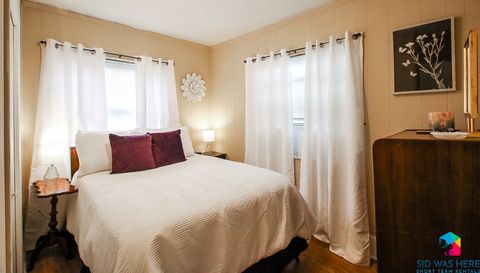 Bedroom 1: Queen Bed