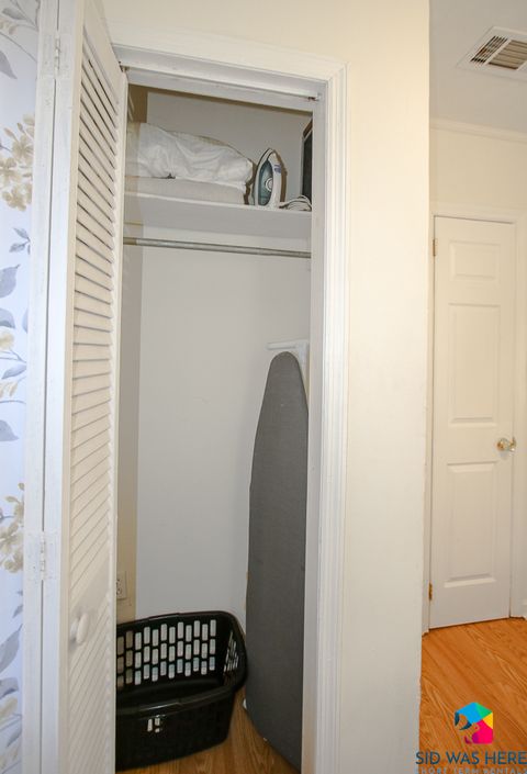 Closet Bedroom 2