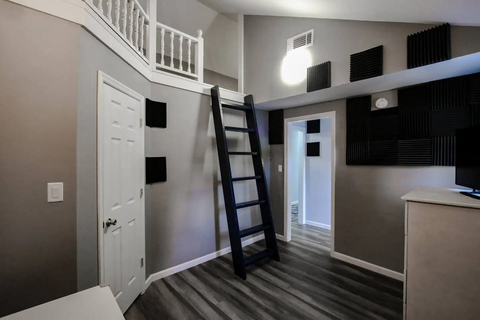 Ladder from office to loft