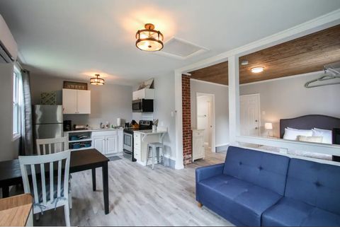 Apartment living/dining area