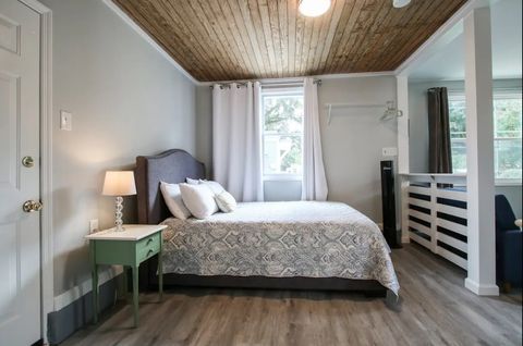 4th bedroom/Apartment Unit/Queen Bed