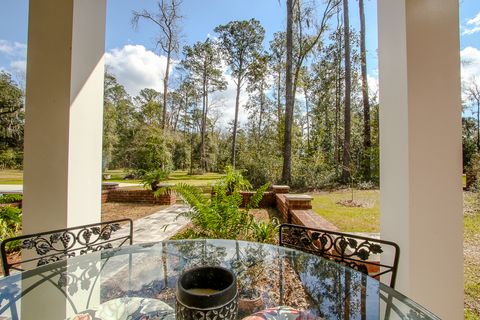 Front Porch/Outdoor Dining