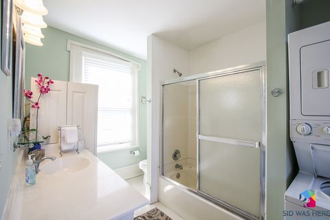 Full Bathrooms with Tub Upstairs