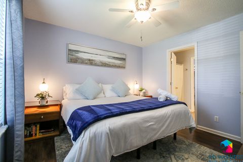 Bedroom 1 - King Bed