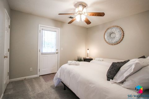 Bedroom 3: 2 Twin Beds