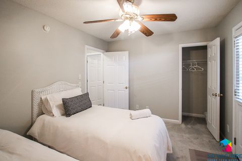 Bedroom 3: 2 Twin Beds