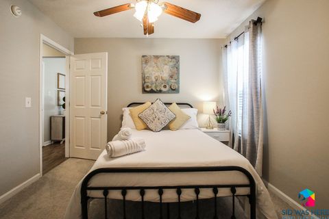 Bedroom 2: Double Bed