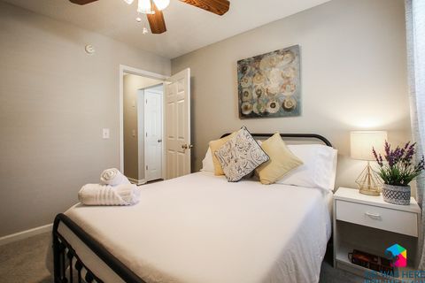 Bedroom 2: Double Bed