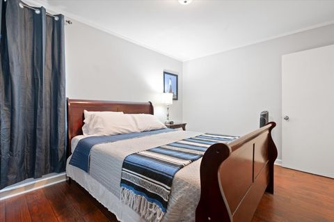 Bedroom 1: Queen Bed