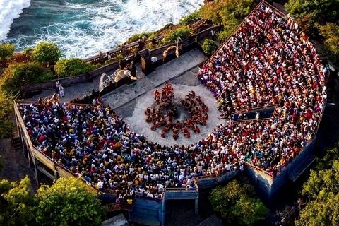 Uluwatu Fire Kecak Dance Show ➜ 20 min