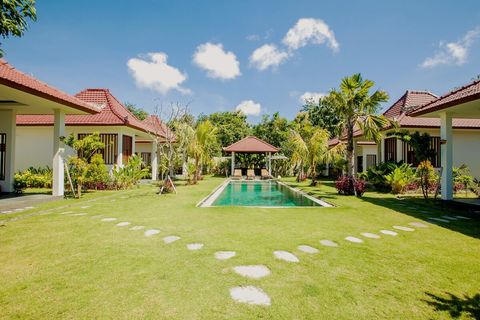 Our place is sooo green and soooo beautiful!