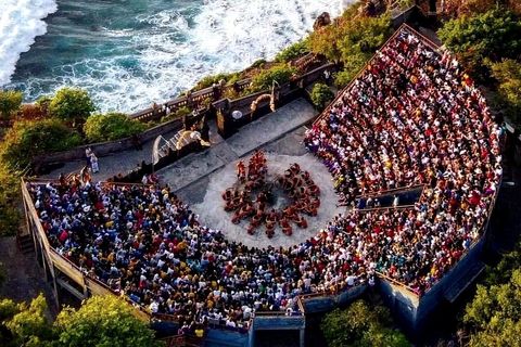 Uluwatu Fire Kecak Dance Show ➜ 20 min