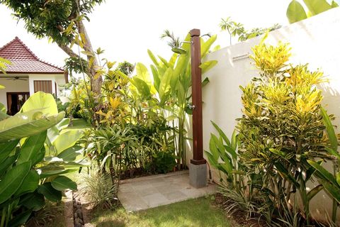 We also have an outdoor shower. We would like to ask you to use it if you are sweaty and want to go to the pool or come from the beach. The sand gets out of bed really bad: -D