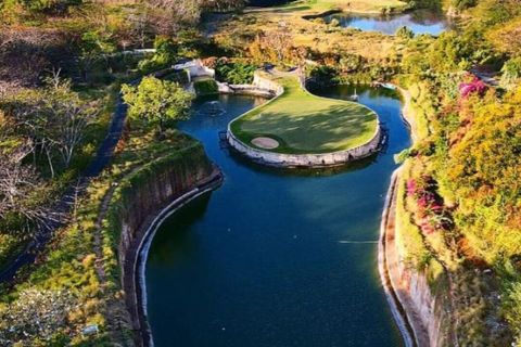 Bali National Golf ➜ 25 min by scooter