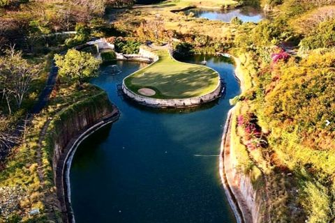 Bali National Golf ➜ 25 min by scooter