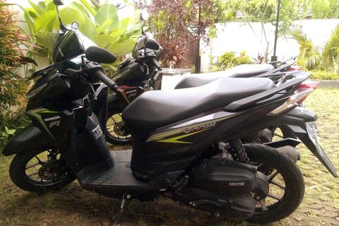 And you can rent a scooter for easy area moving.  As a scooter is a MUST in an area, please let us know at least 24hrs prior to your stay you want to rent from us. Otherwise, we might not be able to arrange it.
We have Honda Vario/Scoopy/Spacy/Beat.