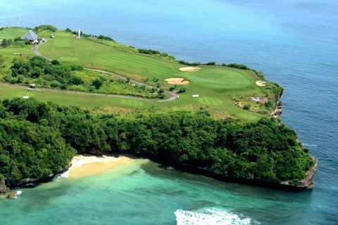 New Kuta Golf ➜ 10 min by scooter