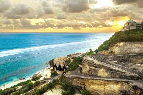 Melasti Beach  ➜ 15 min by scooter