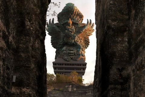 Garuda Wisnu Park with 2nd tallest Statue in the World ➜ 10 min by scooter