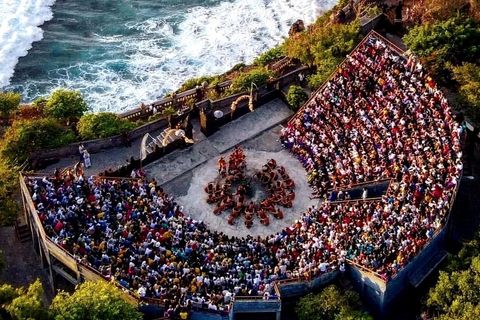 Uluwatu Fire Kecak Dance Show ➜ 20 min