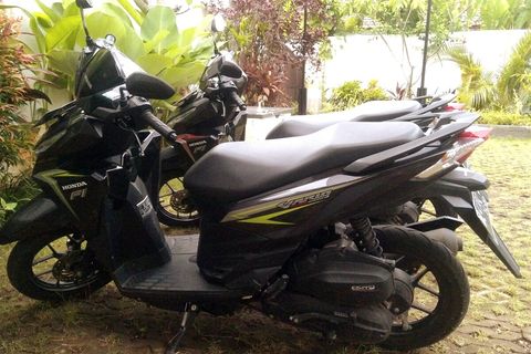 And you can rent a scooter for easy area moving.  As a scooter is a MUST in an area, please let us know at least 24hrs prior to your stay you want to rent from us. Otherwise, we might not be able to arrange it.
We have Honda Vario/Scoopy/Spacy/Beat.