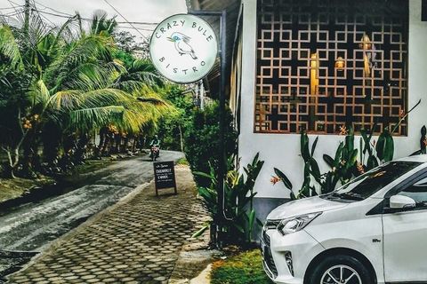 Our restaurant Crazy Bule Bistro.
Do not forget to come for breakfast (included) every morning 7:30 - 10 am.  See the next picture with our weekly fixed offer.
For paid lunch we are open till 1 pm.
Paid dinners we serve from 5 - 8 pm.