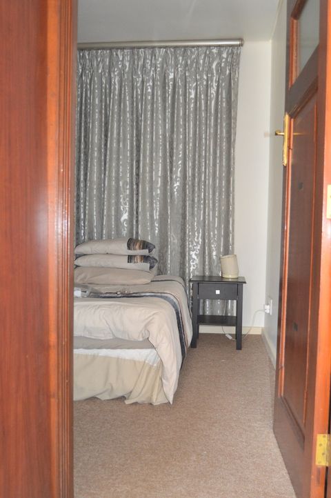 View from the lobby to the bedroom.