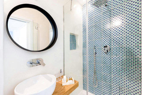 Shower Bathroom 1