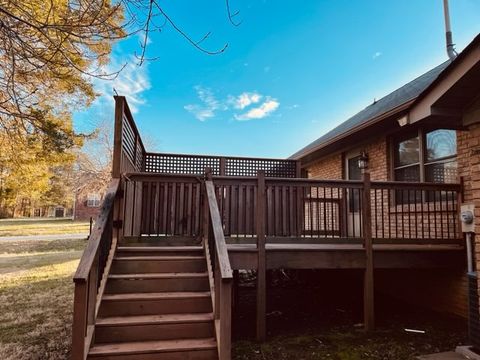 Side view of elevated deck... connects to kitchen for easy outdoor lounge and dine escapades