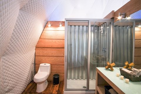 Full inside bathroom