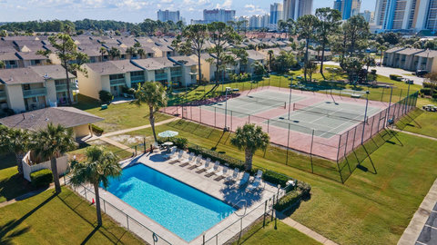 Pool and tennis courts at the heart of the resort
