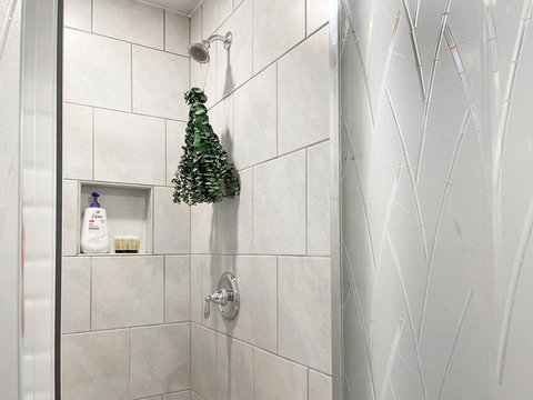 Full Bath 1